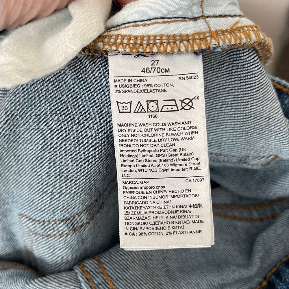 GAP denim Bermuda Jean rolled minor distressed shorts 27 - Picture 5 of 5